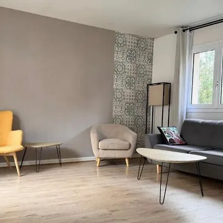 Central Location, 3 Bedroom In Apartment